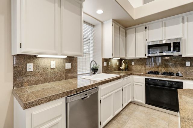 1484 Willow Bend Rd, Folsom, CA 95630