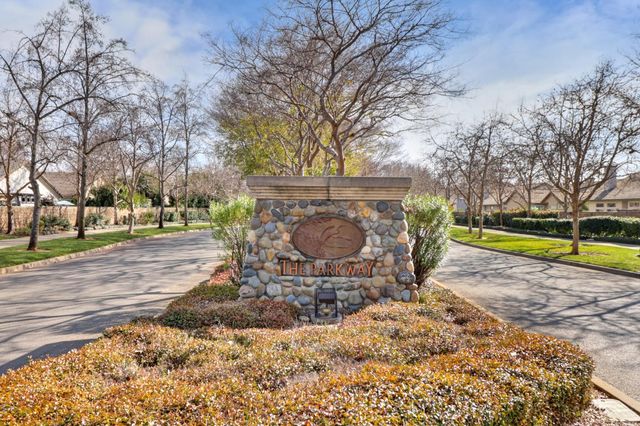 1484 Willow Bend Rd, Folsom, CA 95630