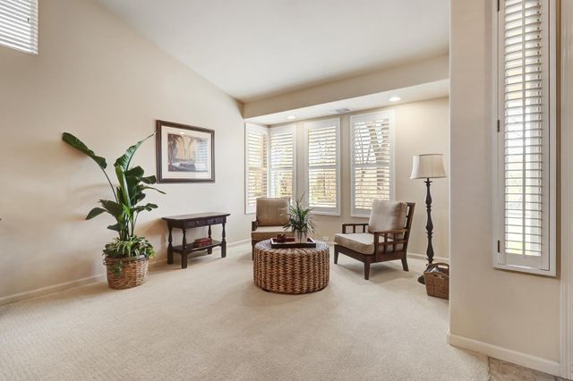 1484 Willow Bend Rd, Folsom, CA 95630