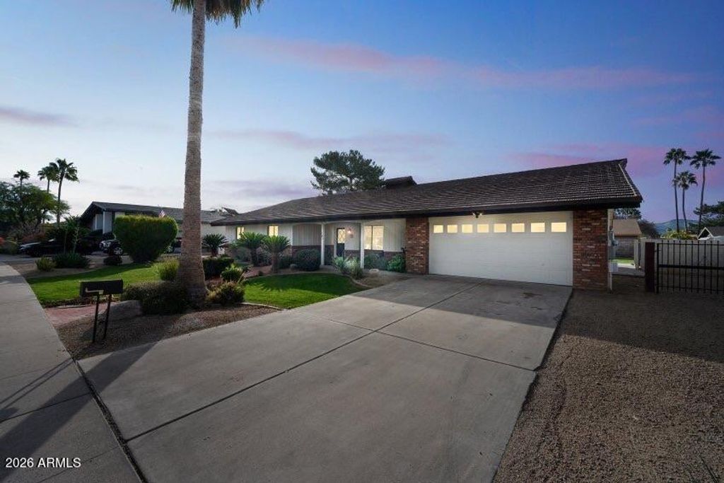 101 W KATHLEEN Road, Phoenix, AZ 85023