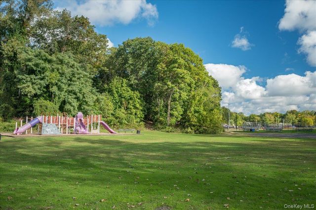 284 Park Avenue Left Side, Harrison, NY 10528