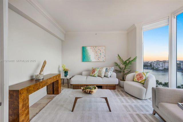 300 S Pointe Dr 1702, Miami Beach, FL 33139