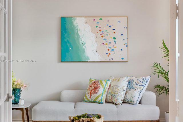 300 S Pointe Dr 1702, Miami Beach, FL 33139