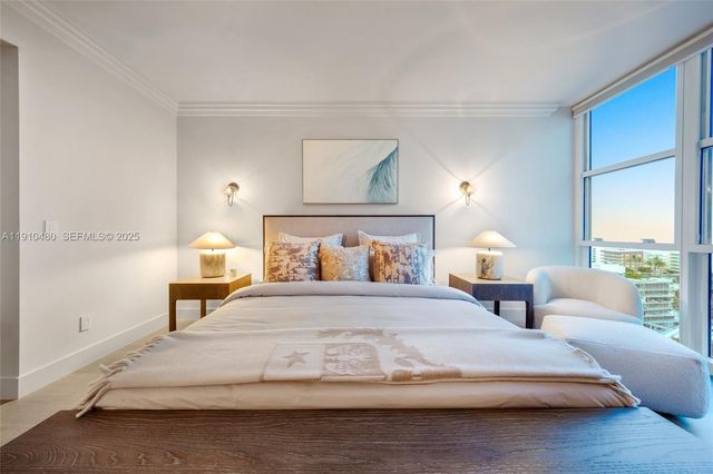 300 S Pointe Dr 1702, Miami Beach, FL 33139