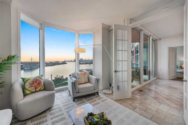 300 S Pointe Dr 1702, Miami Beach, FL 33139