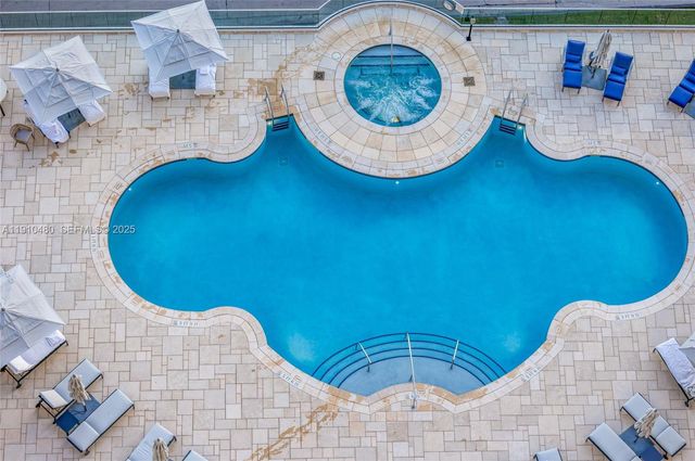 300 S Pointe Dr 1702, Miami Beach, FL 33139