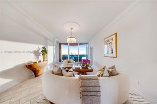 300 S Pointe Dr 1702, Miami Beach, FL 33139