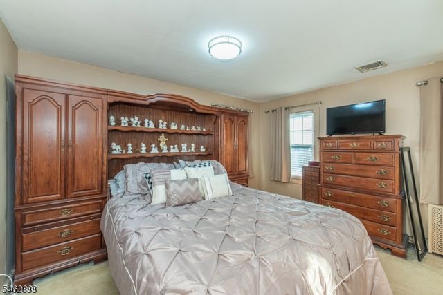18 Summit Ave, Cedar Grove Twp., NJ 07009