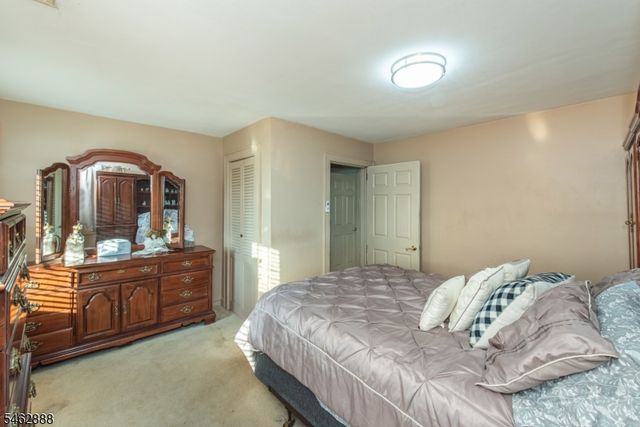 18 Summit Ave, Cedar Grove Twp., NJ 07009
