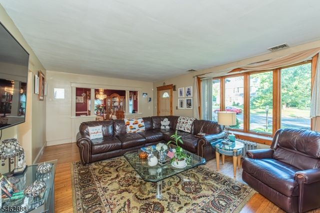 18 Summit Ave, Cedar Grove Twp., NJ 07009