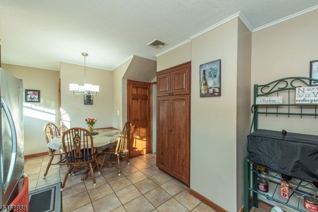 18 Summit Ave, Cedar Grove Twp., NJ 07009