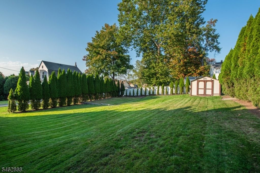 18 Summit Ave, Cedar Grove Twp., NJ 07009 — photo 3