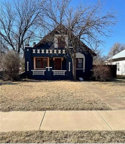 129 S Broadway, Hobart, OK 73651