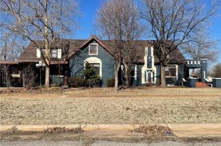 129 S Broadway, Hobart, OK 73651