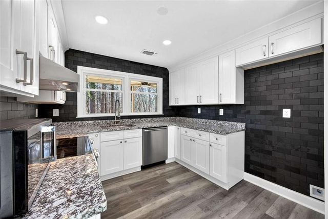 6550 Deerings Lane, Peachtree Corners, GA 30092