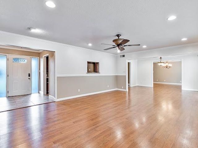 6035 E Lyell Avenue, Fresno, CA 93727