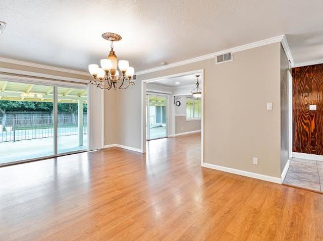 6035 E Lyell Avenue, Fresno, CA 93727