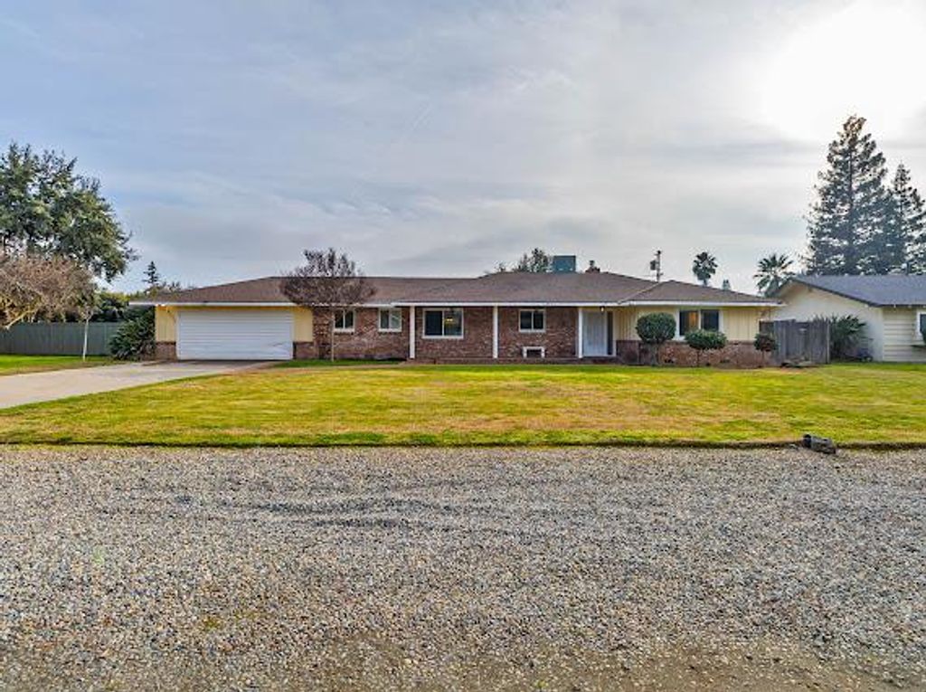 6035 E Lyell Avenue, Fresno, CA 93727