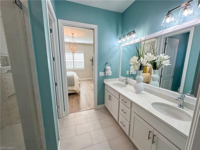 232 Indies DR E 201, Naples, FL 34114