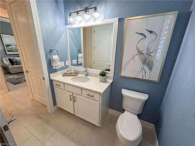 232 Indies DR E 201, Naples, FL 34114