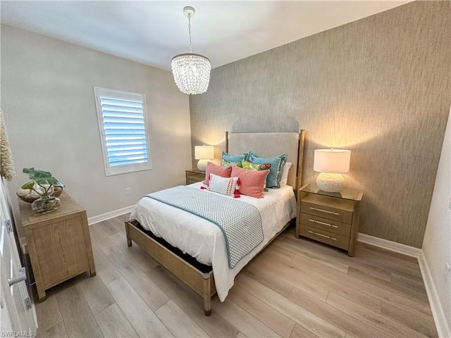 232 Indies DR E 201, Naples, FL 34114