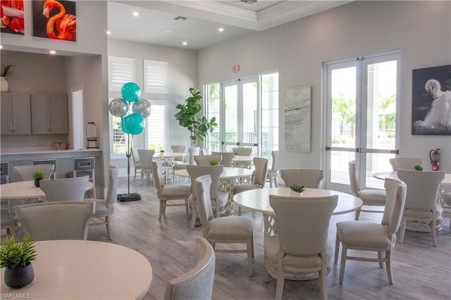 232 Indies DR E 201, Naples, FL 34114
