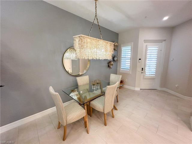232 Indies DR E 201, Naples, FL 34114