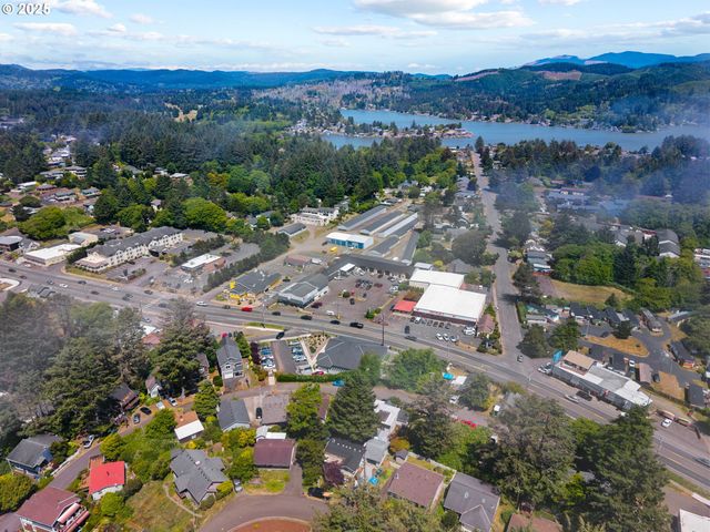 3214 Nw QUAY Dr, Lincoln City, OR 97367