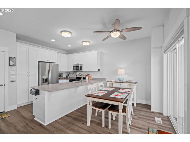3214 Nw QUAY Dr, Lincoln City, OR 97367