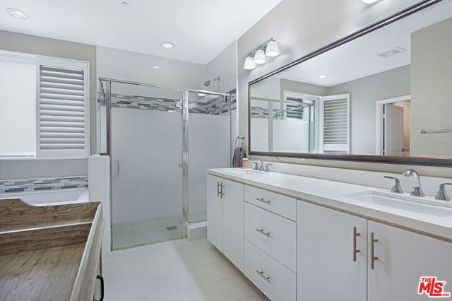 12875 Runway Road Road 2, Playa Vista, CA 90094