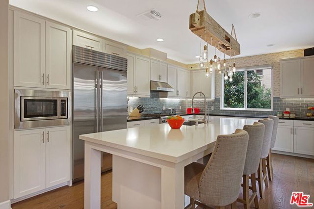 12875 Runway Road Road 2, Playa Vista, CA 90094