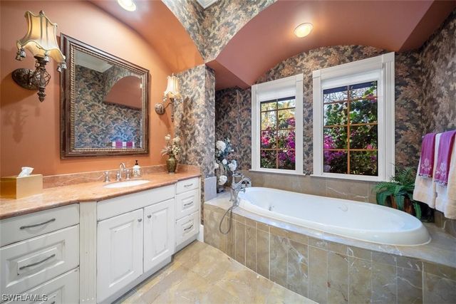 611 18th AVE S, Naples, FL 34102