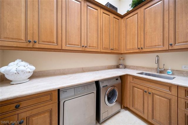 611 18th AVE S, Naples, FL 34102