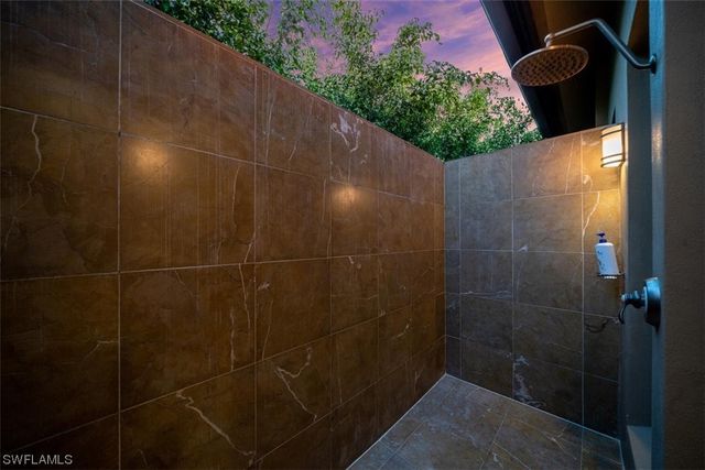 611 18th AVE S, Naples, FL 34102