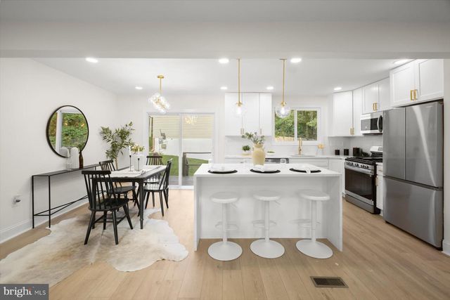 5918 SOUTHGATE DR, Temple Hills, MD 20748
