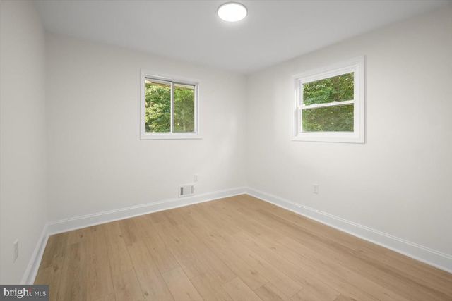 5918 SOUTHGATE DR, Temple Hills, MD 20748