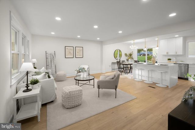 5918 SOUTHGATE DR, Temple Hills, MD 20748