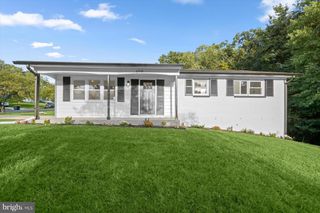 5918 SOUTHGATE DR, Temple Hills, MD 20748