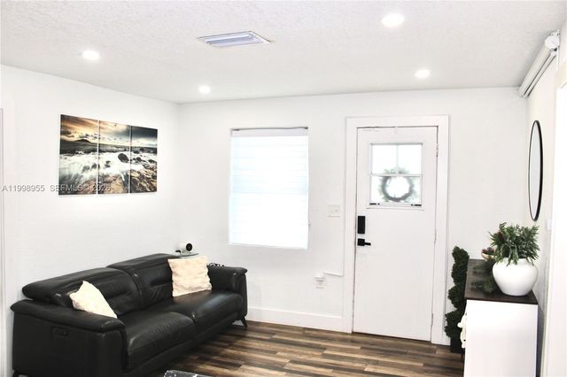 17710 SW 102nd Ave, Miami, FL 33157