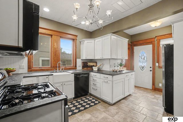 1403 S 8 Street, Omaha, NE 68108