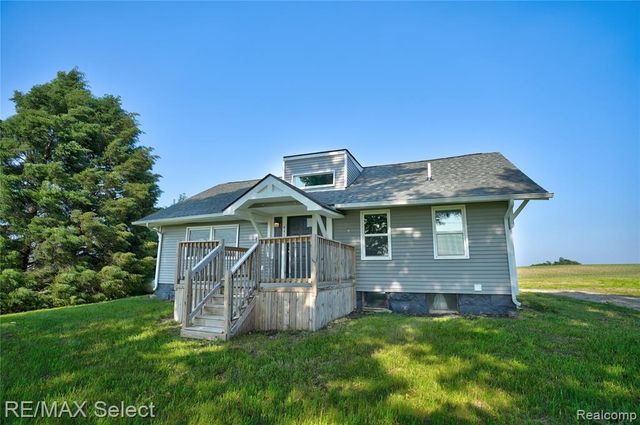 4470 N Lake Road, Columbiaville, MI 48421