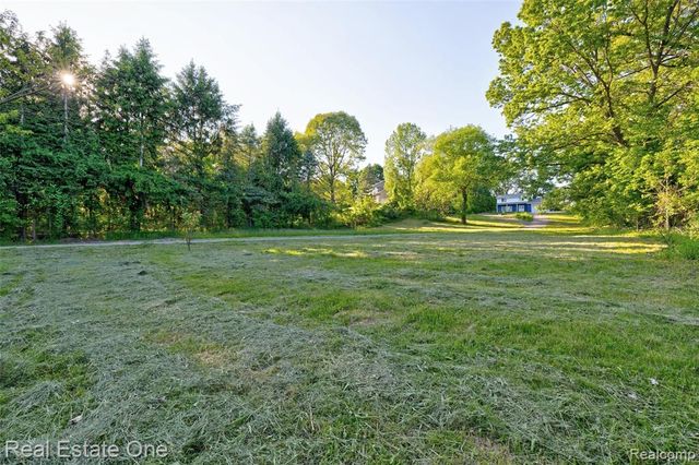 4161 Seymour Lake Road, Oxford, MI 48371