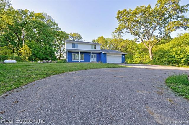 4161 Seymour Lake Road, Oxford, MI 48371