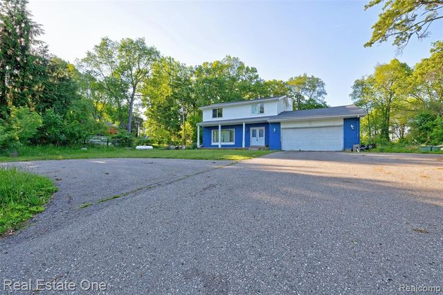 4161 Seymour Lake Road, Oxford, MI 48371