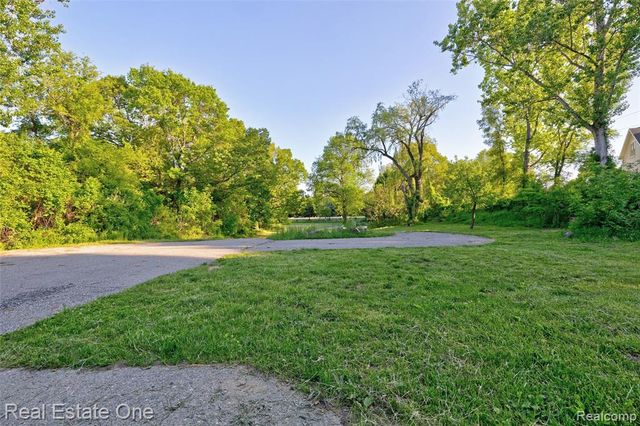 4161 Seymour Lake Road, Oxford, MI 48371
