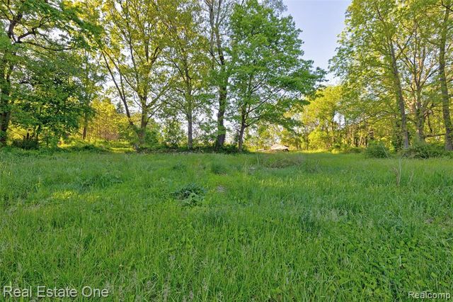 4161 Seymour Lake Road, Oxford, MI 48371
