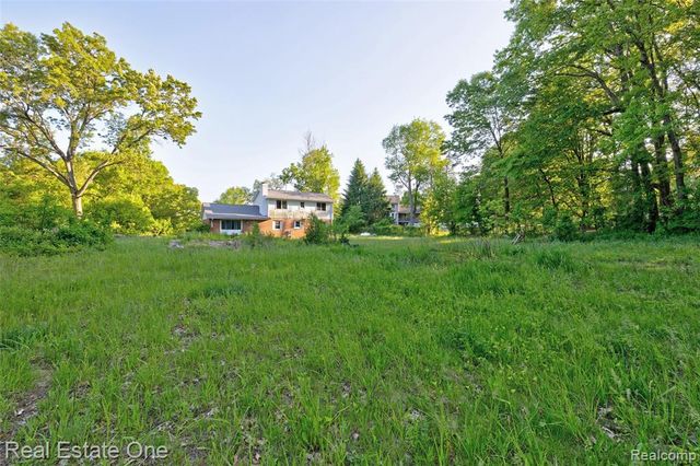 4161 Seymour Lake Road, Oxford, MI 48371