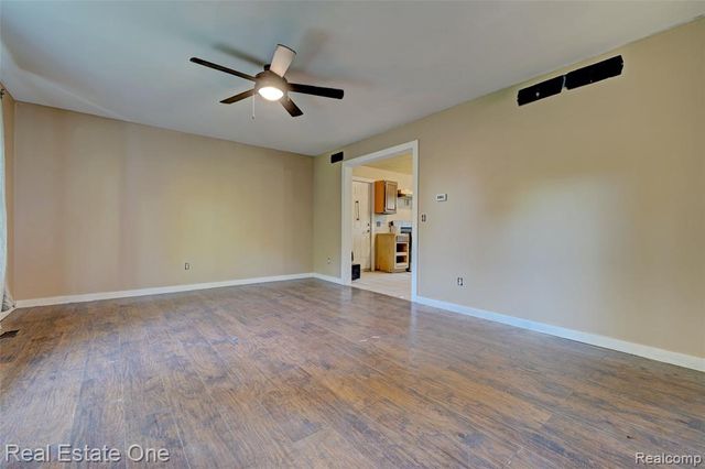 4161 Seymour Lake Road, Oxford, MI 48371