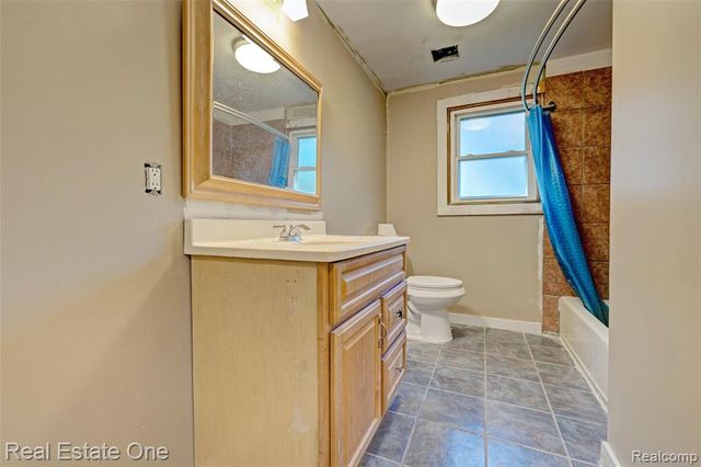 4161 Seymour Lake Road, Oxford, MI 48371