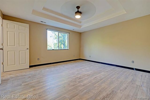 4161 Seymour Lake Road, Oxford, MI 48371